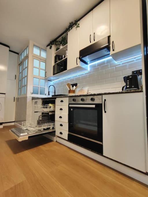 Tranquilo Apartamento Con Parking Gratis Vigilado 24H Vigo Exterior photo